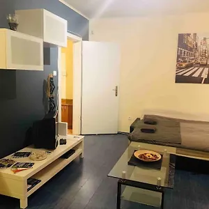 Zoe Apartman