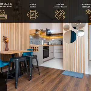 Waterfront By Urbanrent Apartman